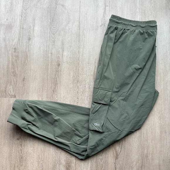 ALO Yoga Other - ALO Yoga Men's Cargo Venture Pants - Green - Size XL